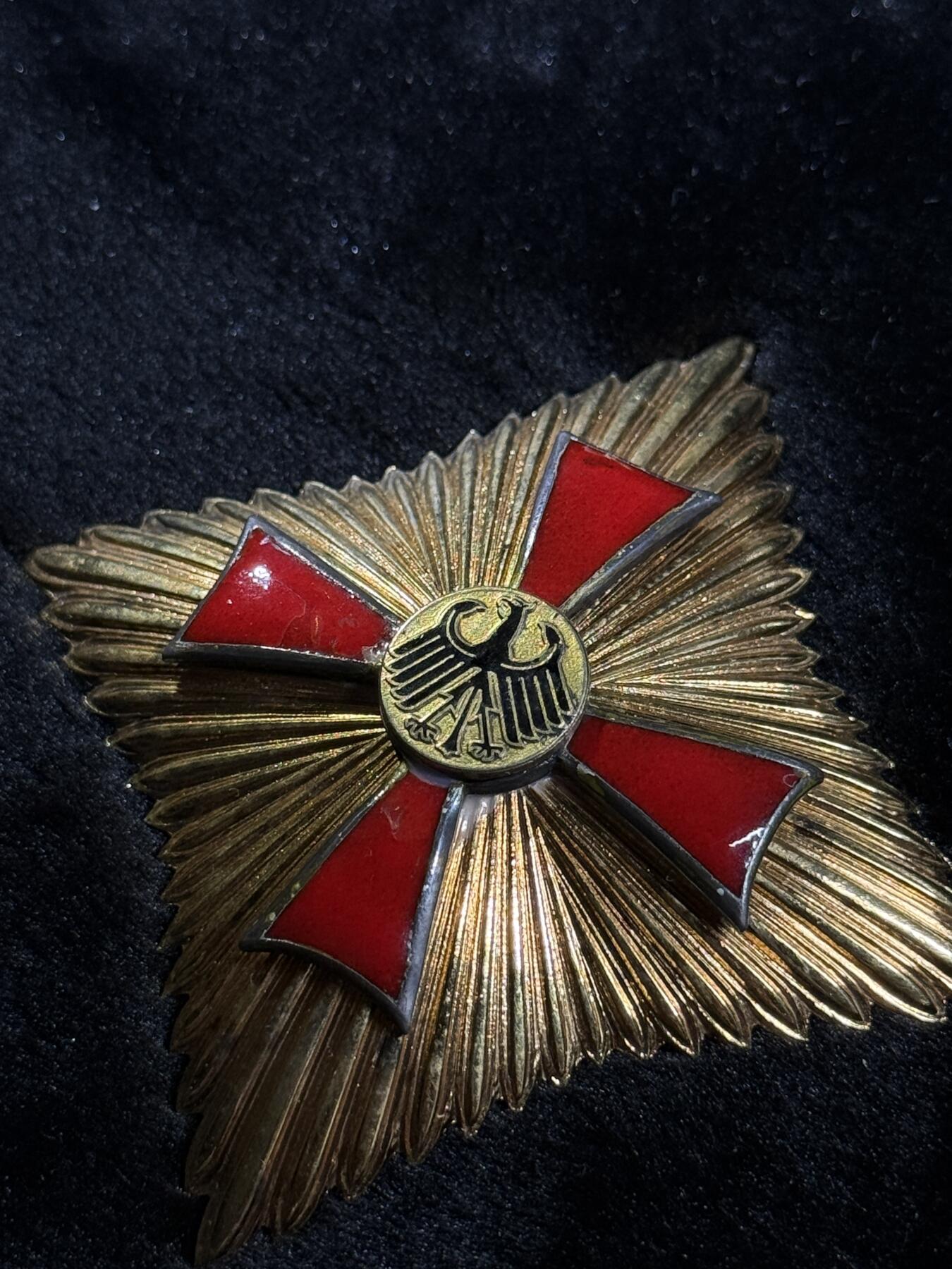戎马世界章牌大赏，第112期 德国联邦十字勋章
