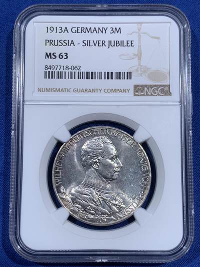 《竞宝斋》第474场 周日，周一 2场连拍 （全场包邮）欢迎送拍 - NGC MS63 德国 普鲁士 1913A 威廉二世 军装花枝 3马克 银币