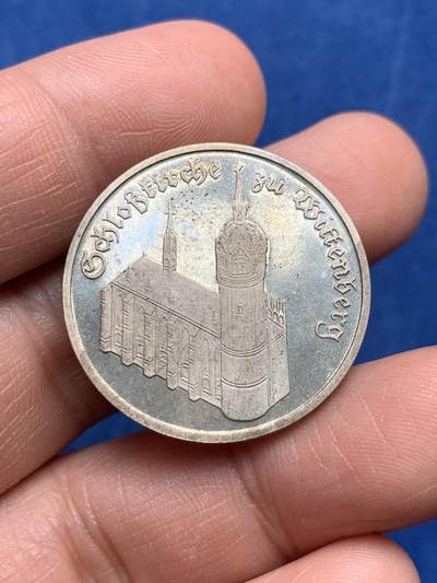 《竞宝斋》第474场 周日，周一 2场连拍 （全场包邮）欢迎送拍 - 民主德国1983年维滕贝格城堡教堂精制5马克