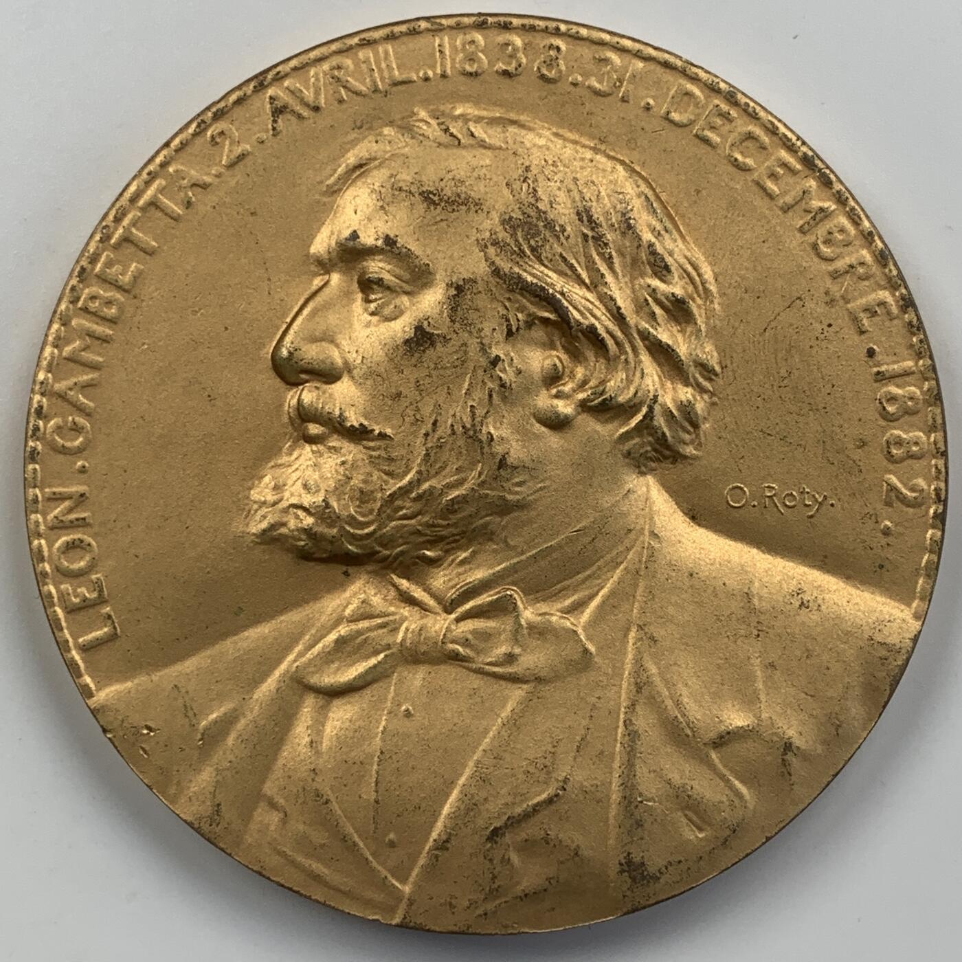 掌中浮雕-藏着的欧洲第056场 1882年法国政治家莱昂·甘必大（Léon Gambetta）逝世纪念镀金铜章，68mm，大师罗蒂作品