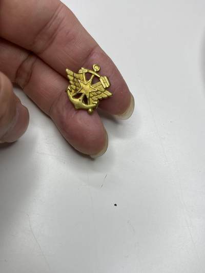 新时代收藏快速小拍 拍卖本周一线所得新货 欢迎关注 - 铁道符号一只 铜制 状态自辨