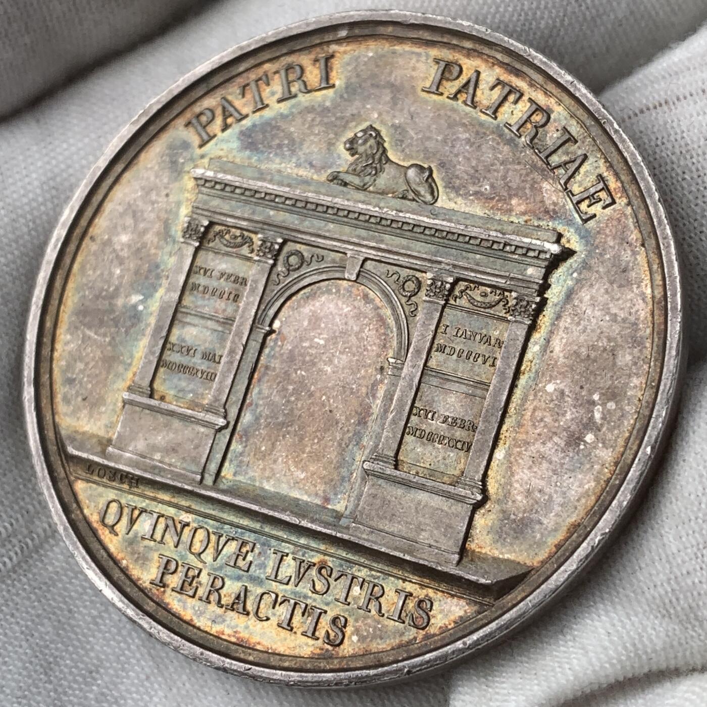 掌中浮雕-藏着的欧洲第056场  1824年巴伐利亚国王马克西米利安一世登基25周年纪念银章，47.5mm，43.8g