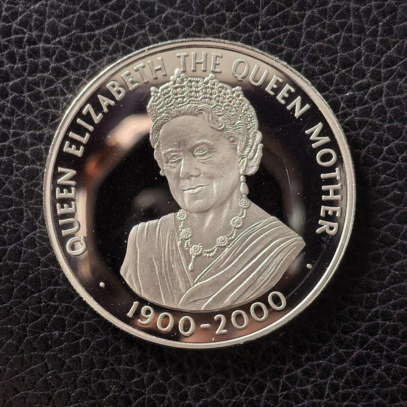 道一币馆币章第一百七十二场 阿森松岛2000年伊丽莎白王皇太后百岁诞辰50便士精制银币  28.28g 925S 