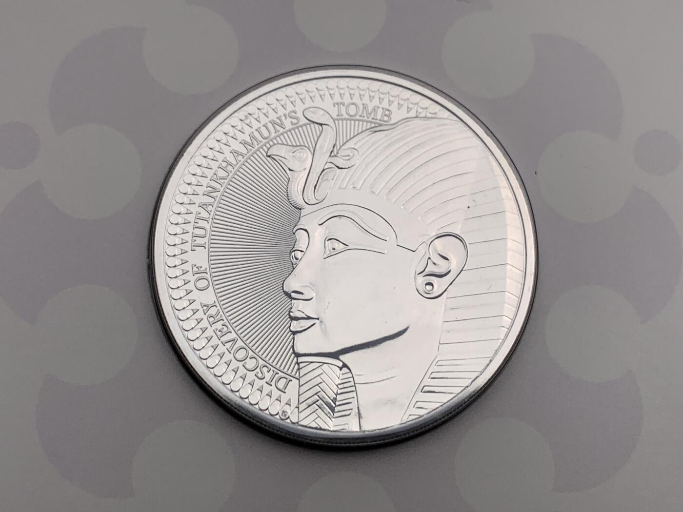 《竞宝斋》第474场 周日，周一 2场连拍 （全场包邮）欢迎送拍 英国皇家铸币厂 2022年图坦卡蒙墓发现100周年5英镑精制币 古埃及法老头像 卡装