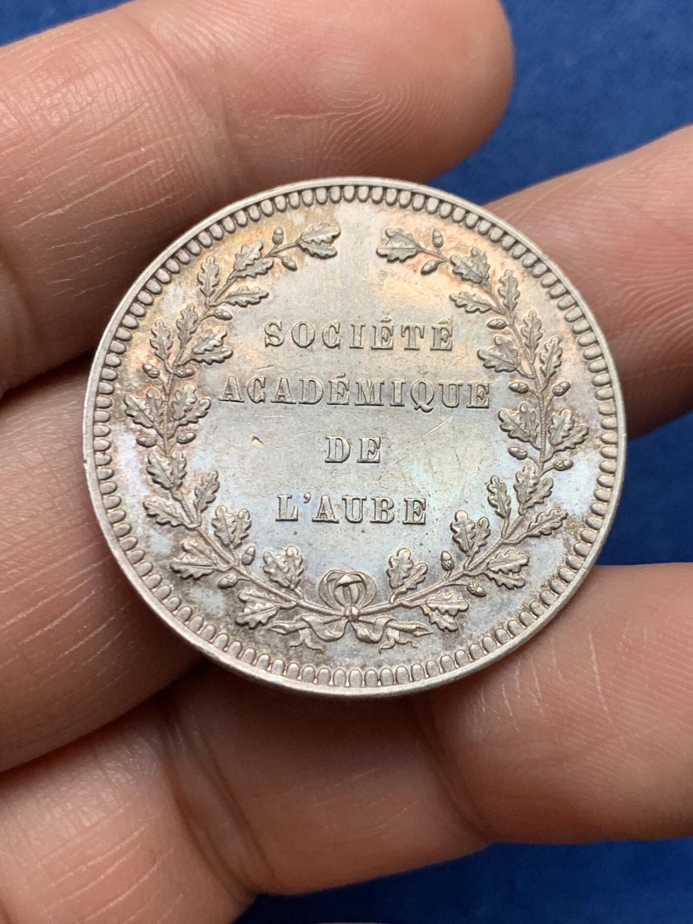 《竞宝斋》第474场 周日，周一 2场连拍 （全场包邮）欢迎送拍 法国奥布省学术协会纪念银章 11.4克 31.6mm 蜜蜂银标