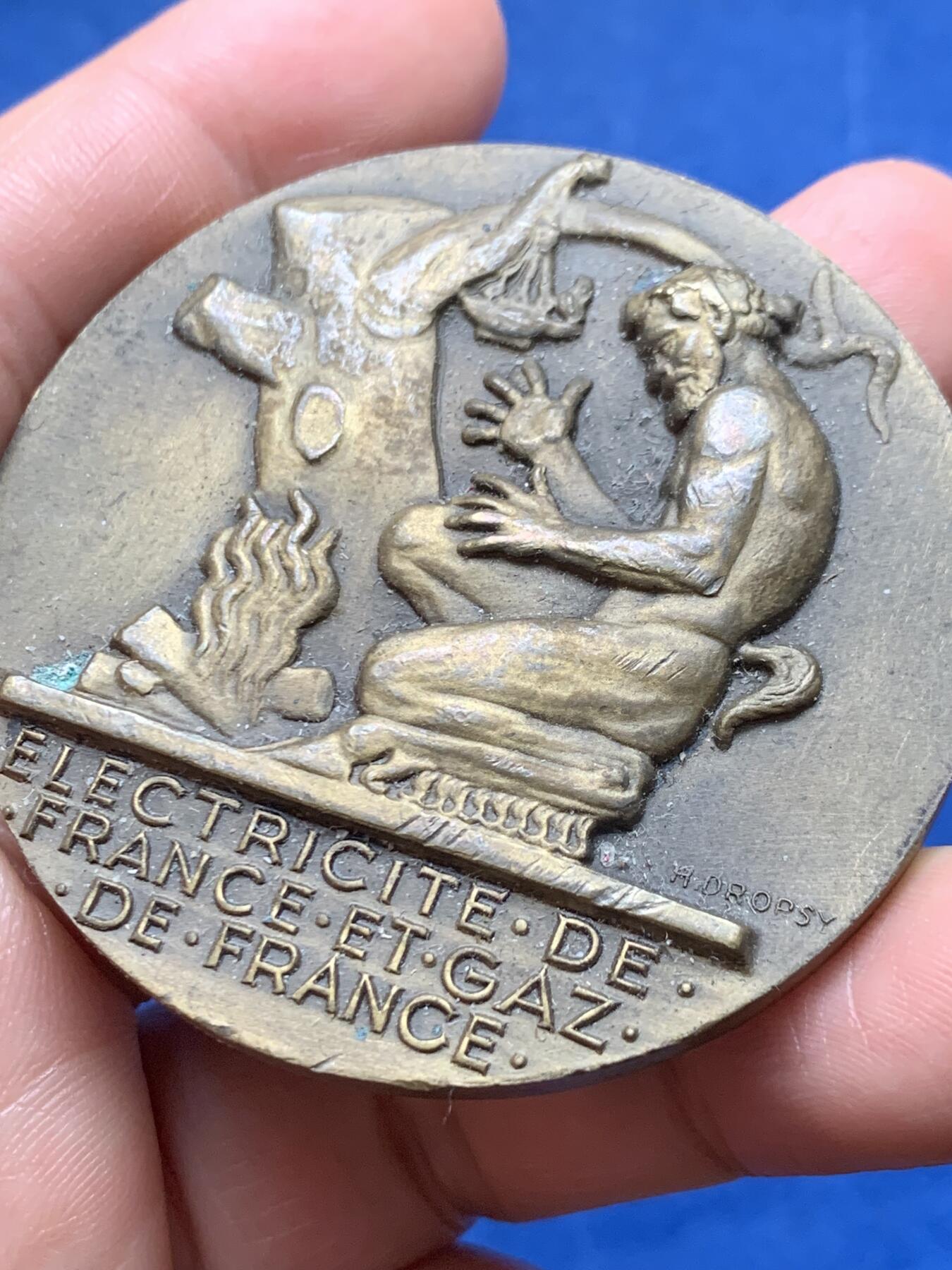 《竞宝斋》第474场 周日，周一 2场连拍 （全场包邮）欢迎送拍 法国电气行业铜章 直径54.3mm 重量70.8g 铜标边铭