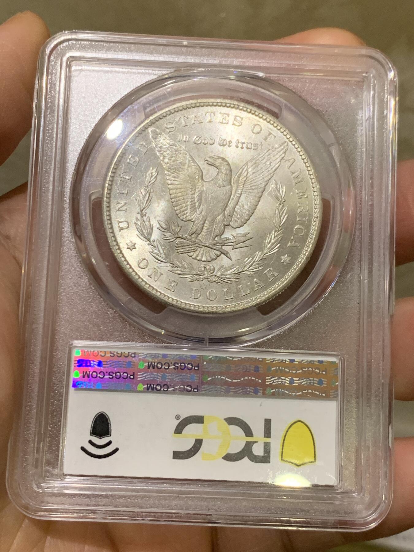 《竞宝斋》第474场 周日，周一 2场连拍 （全场包邮）欢迎送拍 PCGS MS66 美国 1882 CC 摩根银币 稀有卡森厂 麦稀奇所见最高分 转光犀利 打制极美 银霜感十足 不可错过的极佳收藏品 一枚毕业