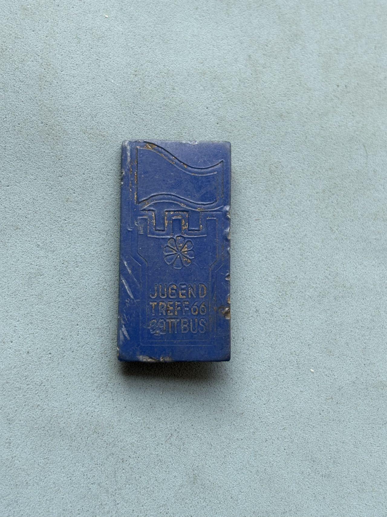 盛世勋华——号角文化勋章邮票专场拍卖第310期 东德1966年科特布斯（Cottbus）青年集会纪念徽章，这类集会通常由自由德国青年（FDJ）组织，旨在向青少年传递社会主义价值观、开展集体活动与爱国主义教育。