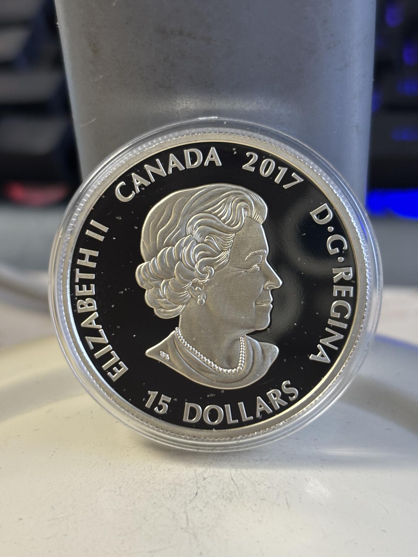 第195期拍卖 加拿大2017年户外运动系列夜光划雪精制纪念彩银币，9999银，23.17克，