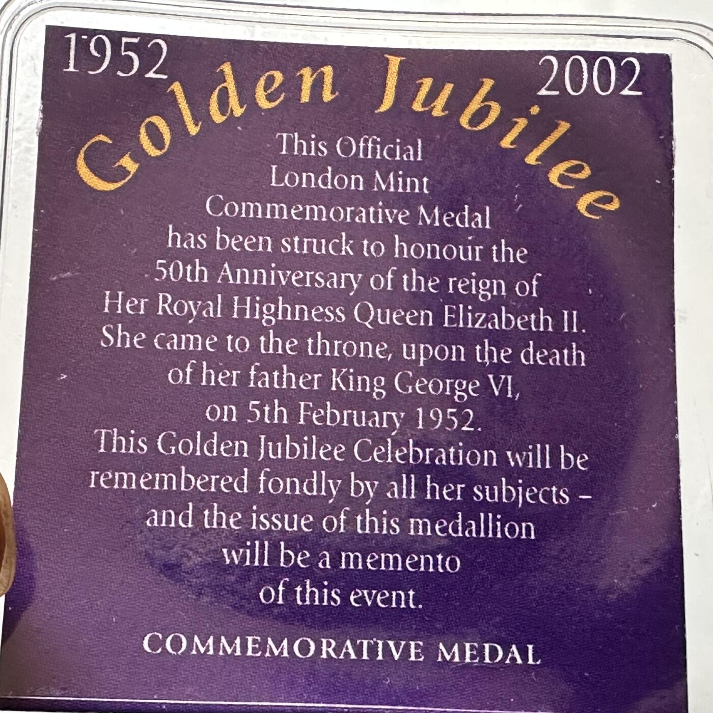 🌹外币初藏🌹🐯2026年第34场   每周二四六晚8️⃣点 接代拍 英国 2002年 伊丽莎白二世 登基50周年 纪念章 黄铜 33毫米 伦敦造币厂