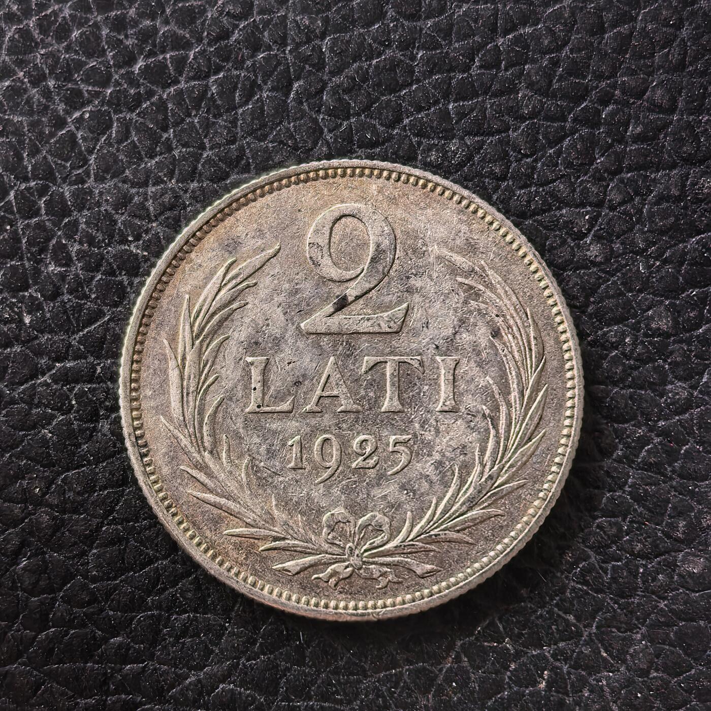 道一币馆币章第一百七十一场 拉脱维亚1925年盾徽2拉特银币 10g 835s