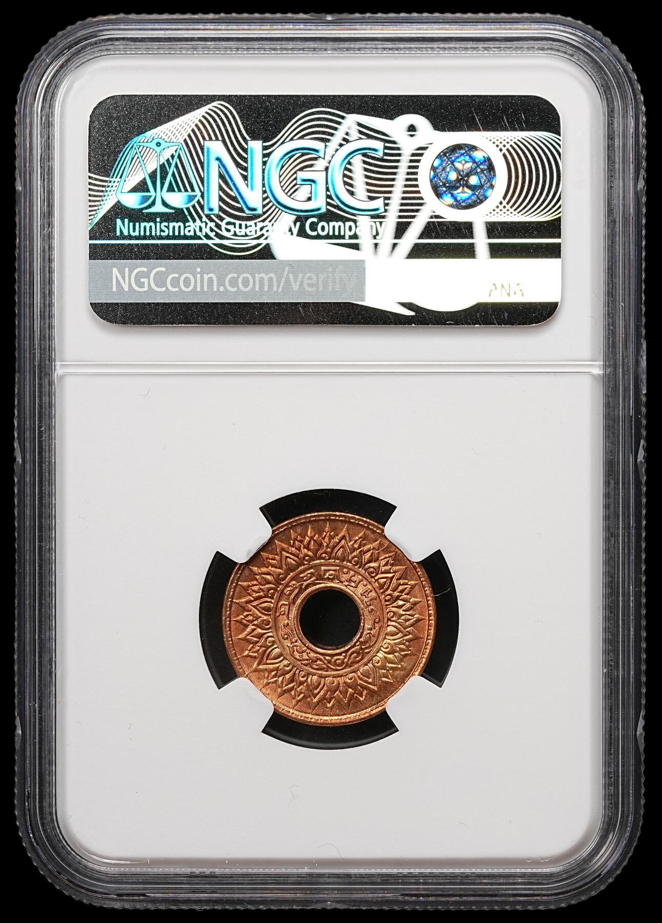 修遠堂世界钱币第109期 NGC MS66RB 1941年泰国中孔1萨当铜币