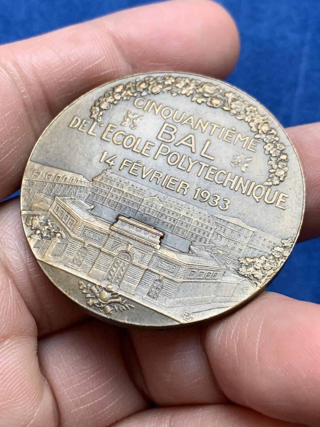 《竞宝斋》第474场 周日，周一 2场连拍 （全场包邮）欢迎送拍 名家让-巴蒂斯-卡尔波作1933年巴黎综合理工大学第五十届舞会纪念铜章 33.5克 41mm 丰饶角铜标