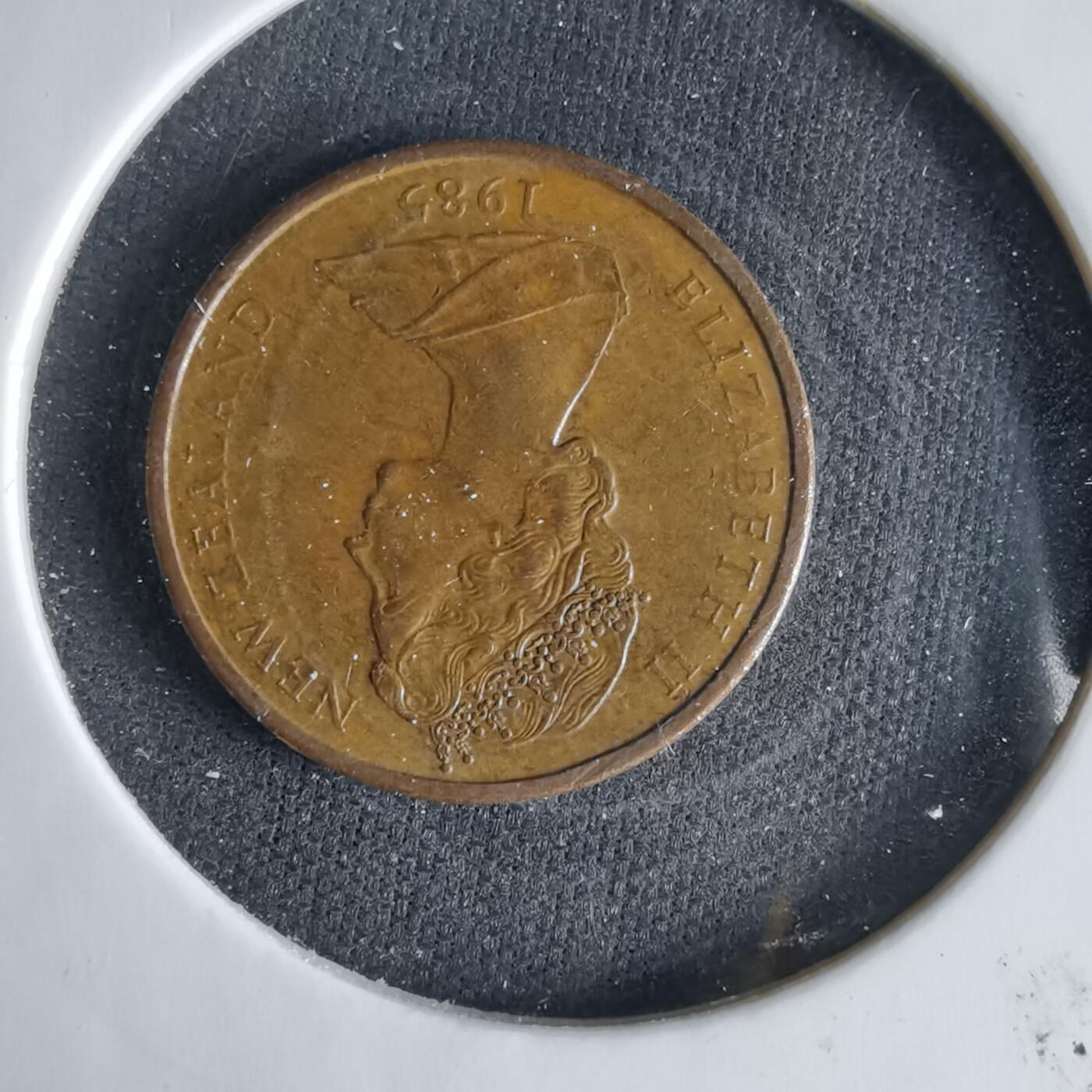 沼泽如烟--第1033场 新西兰1985年一分浅雕版