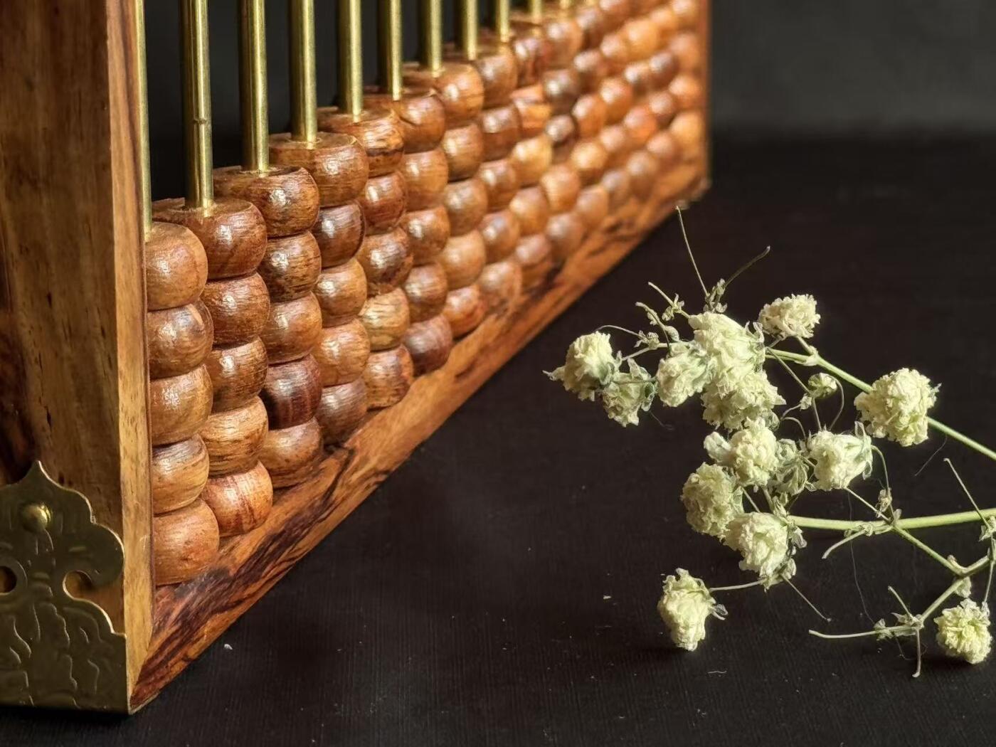 零元拍：“算盘一响，黄金万两”海南黄花梨十五档算盘。尺寸：296/130/18MM