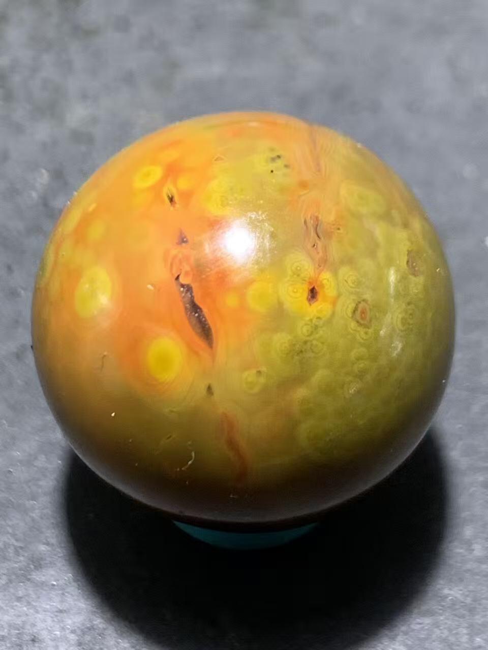 精美鱼籽纹战国红玛瑙圆珠一颗！