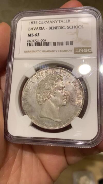 《竞宝斋》第474场 周日，周一 2场连拍 （全场包邮）欢迎送拍 NGC MS62 德国 1835 巴伐利亚 本笃会学校纪念泰勒  细节底板都非常好 比起普通MS更值得入藏