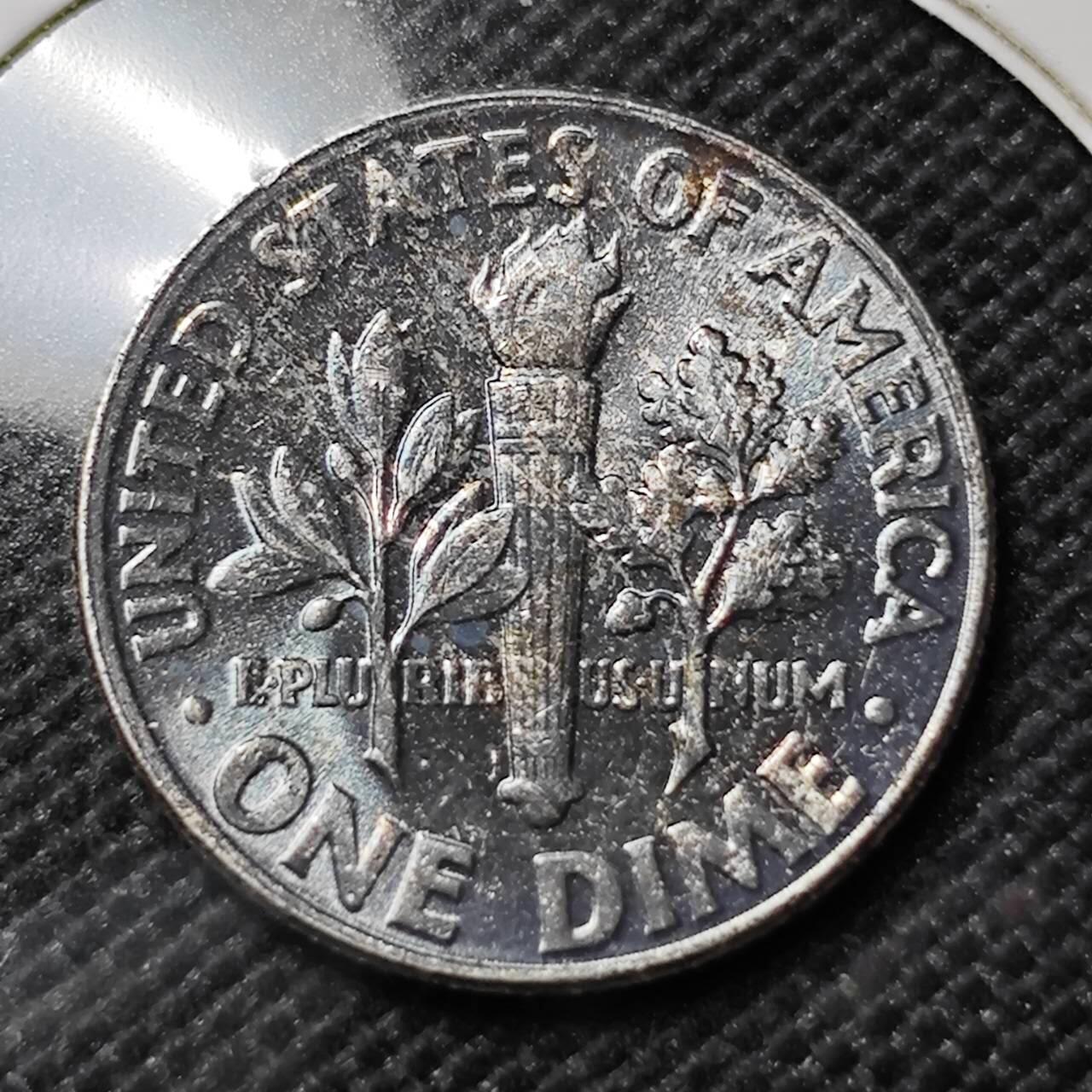 KK钱币收藏小铺   套币专场 2月预留时间 周末发货  1960美国10分银币 带黑彩漂亮 好品