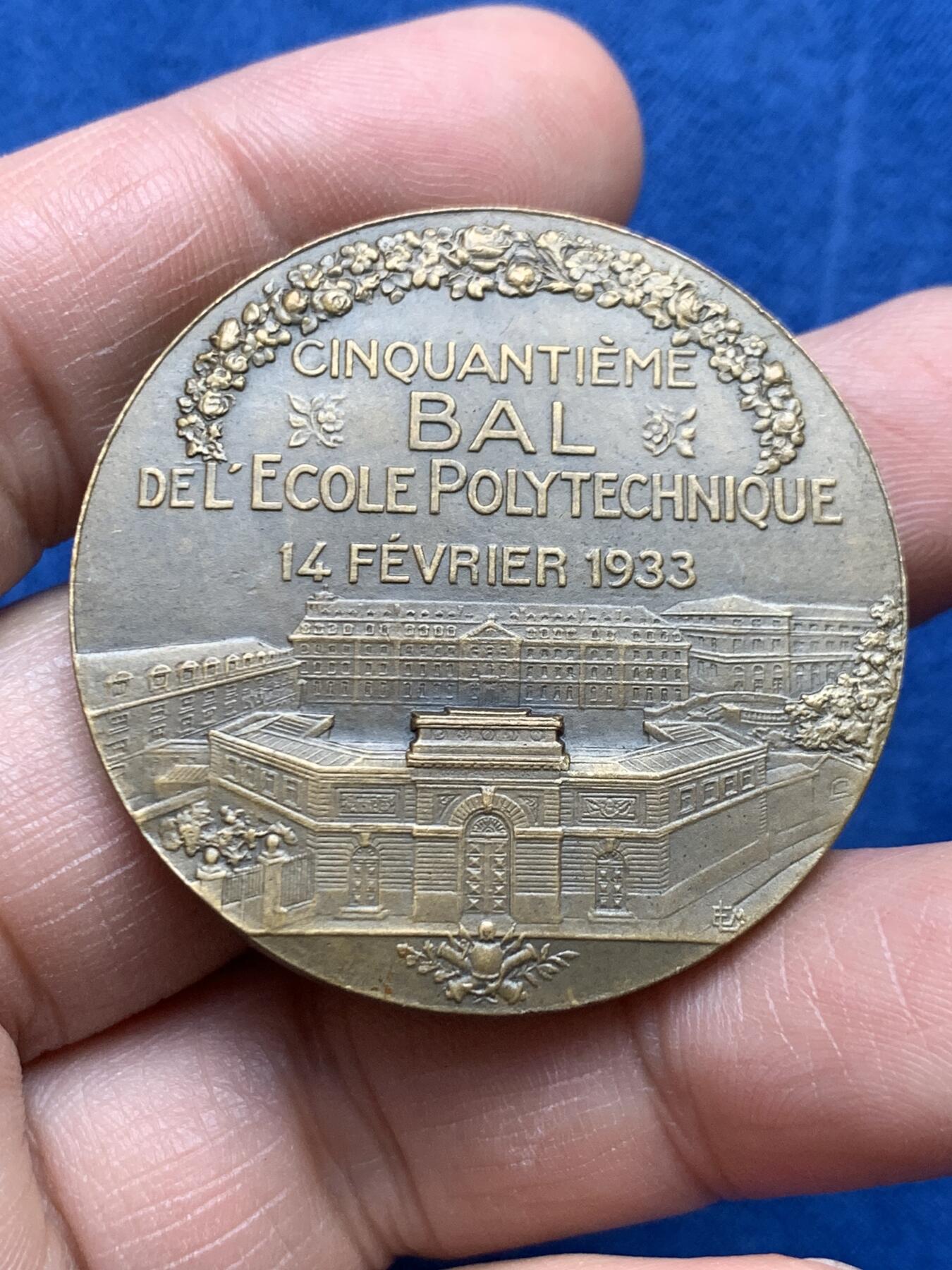 《竞宝斋》第474场 周日，周一 2场连拍 （全场包邮）欢迎送拍 名家让-巴蒂斯-卡尔波作1933年巴黎综合理工大学第五十届舞会纪念铜章 33.5克 41mm 丰饶角铜标