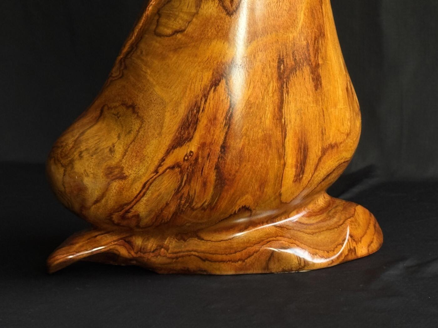 零元拍：越南黄花梨钱袋子大摆件，满花精工。尺寸约：39/19.5/6CM。