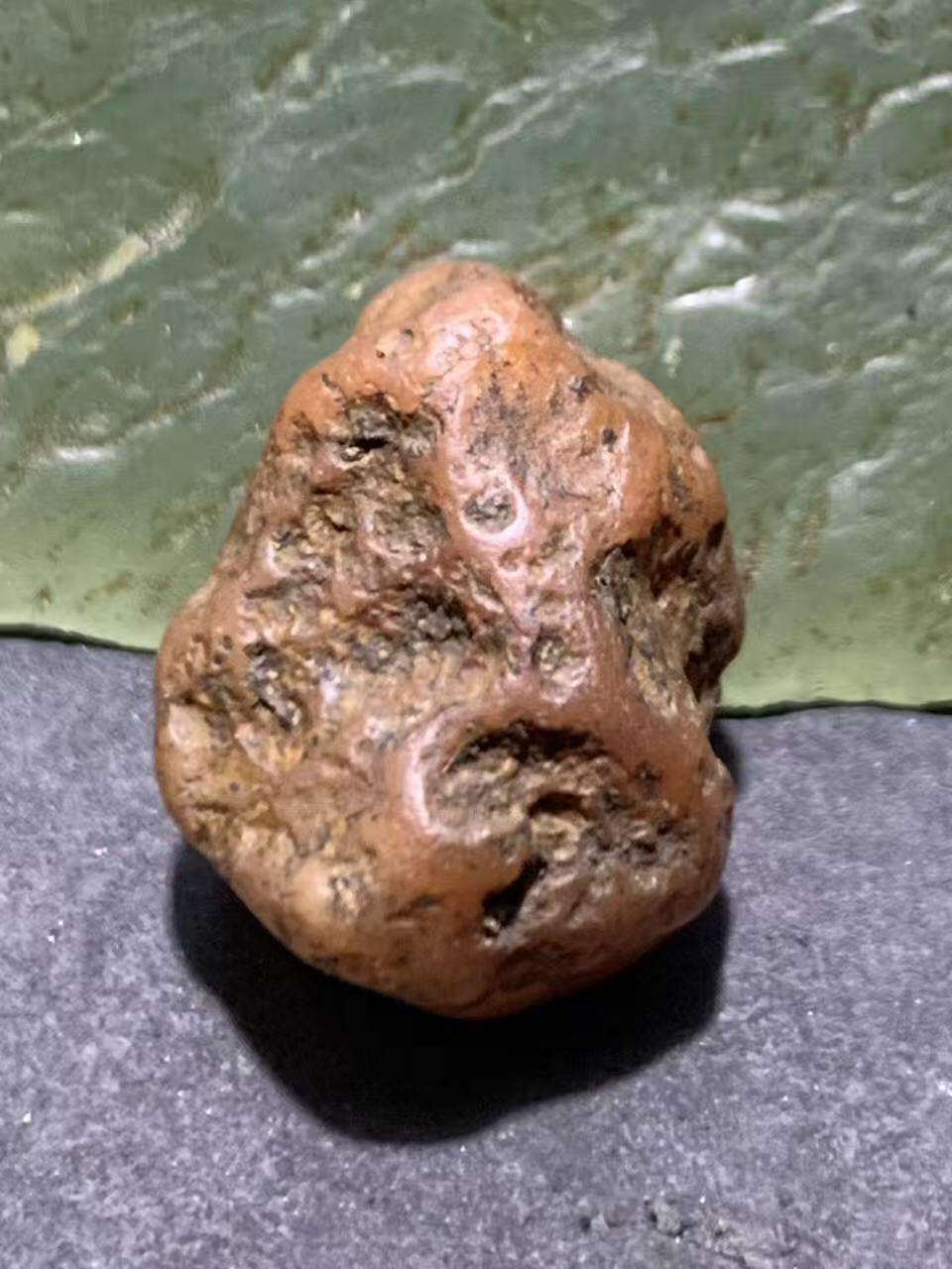 精美蒙头料原皮南红玛瑙原石一颗