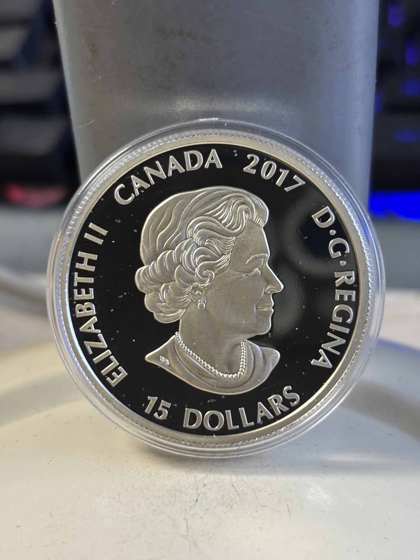 第195期拍卖 加拿大2017年户外运动系列夜光划雪精制纪念彩银币，9999银，23.17克，