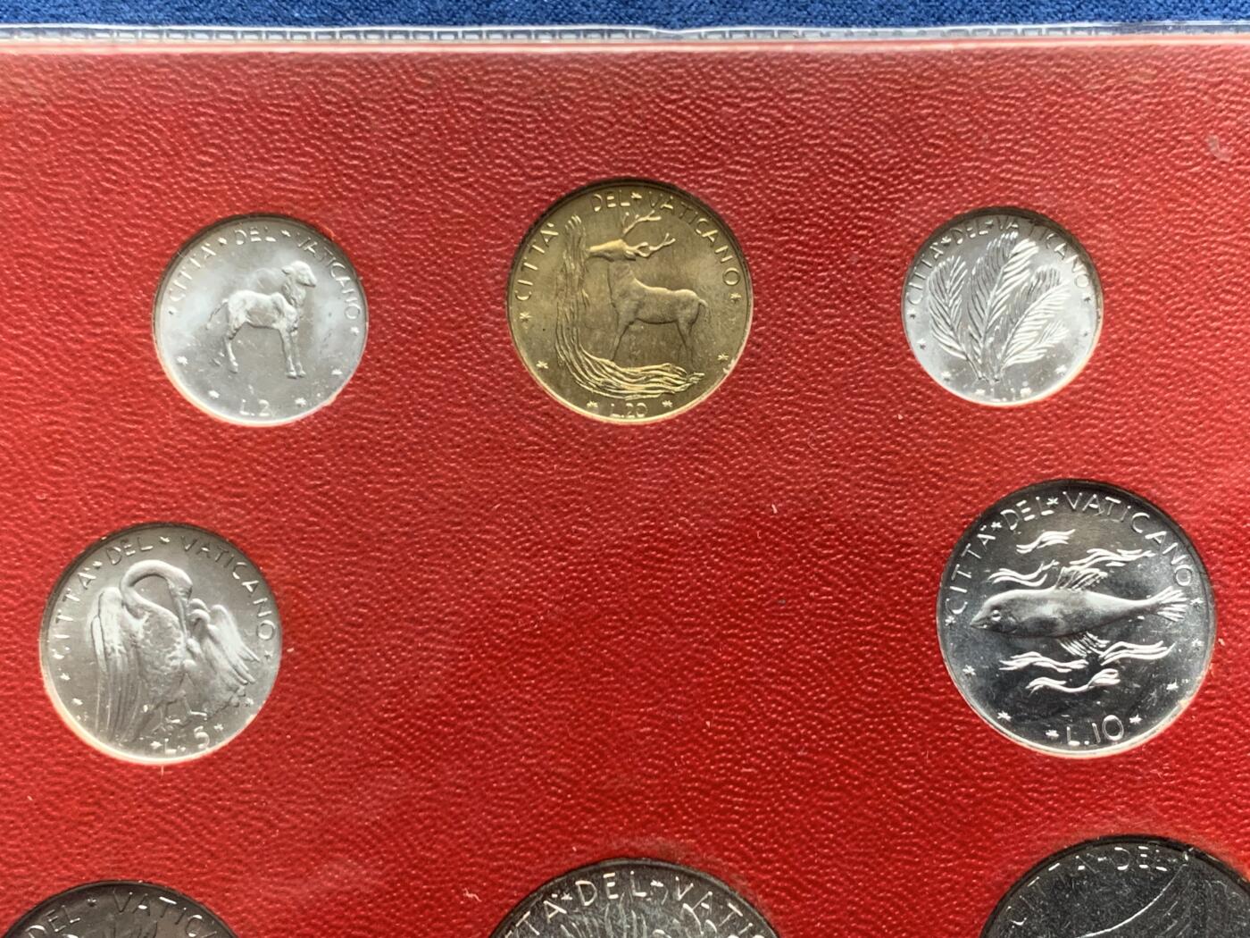 《竞宝斋》第474场 周日，周一 2场连拍 （全场包邮）欢迎送拍 梵蒂冈八枚装套币 带1枚500里拉银币