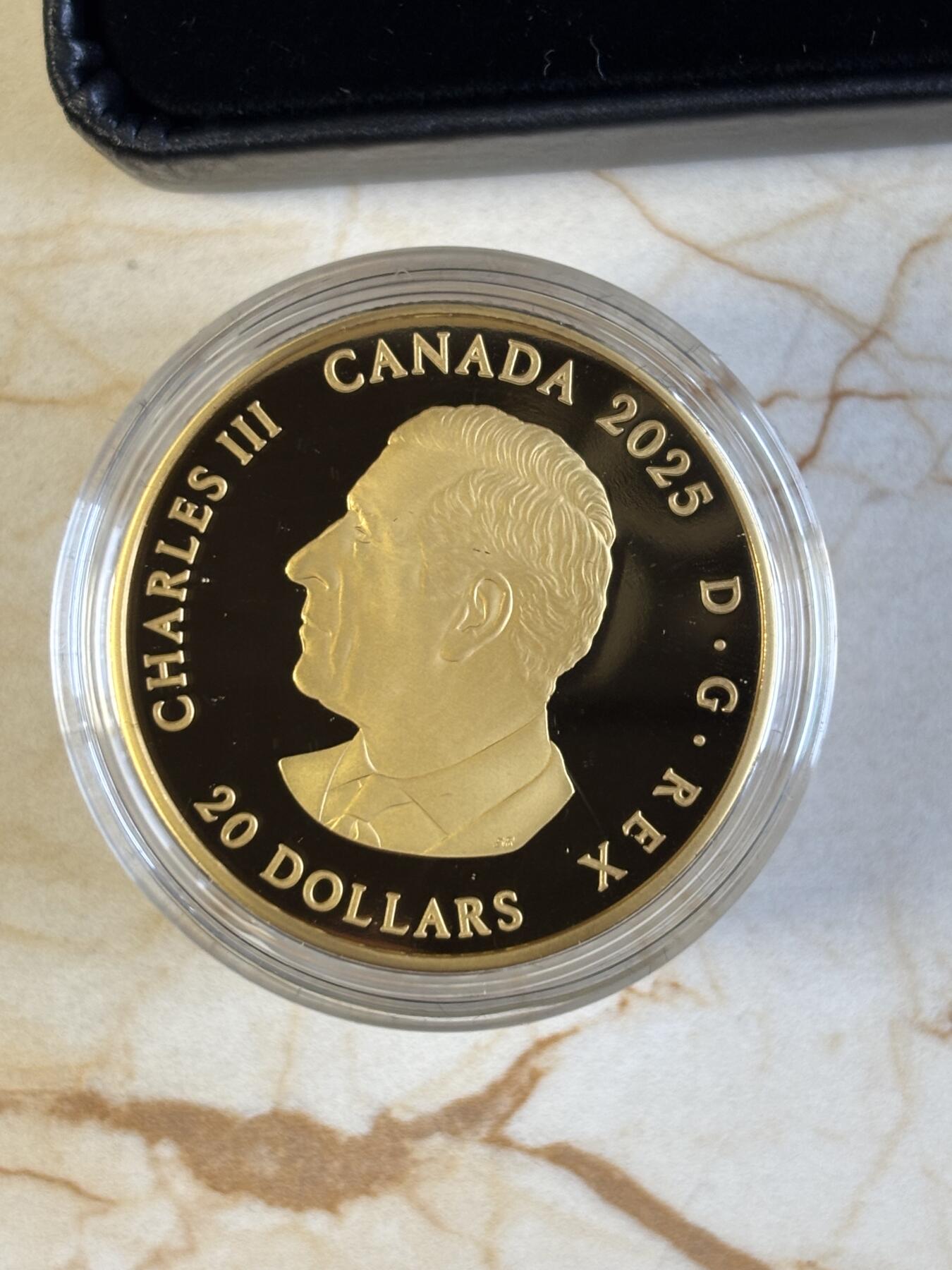 第195期拍卖 加拿大2025年日晷1盎司双面镀金异形精制纪念银币，9999银镀金，发行5500枚