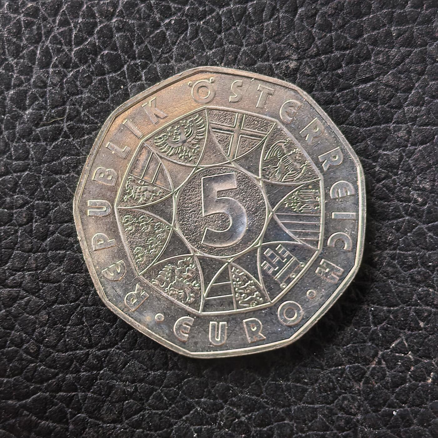 道一币馆币章第一百七十一场 奥地利2004年足球运动百年5欧元纪念银币  10g 800s