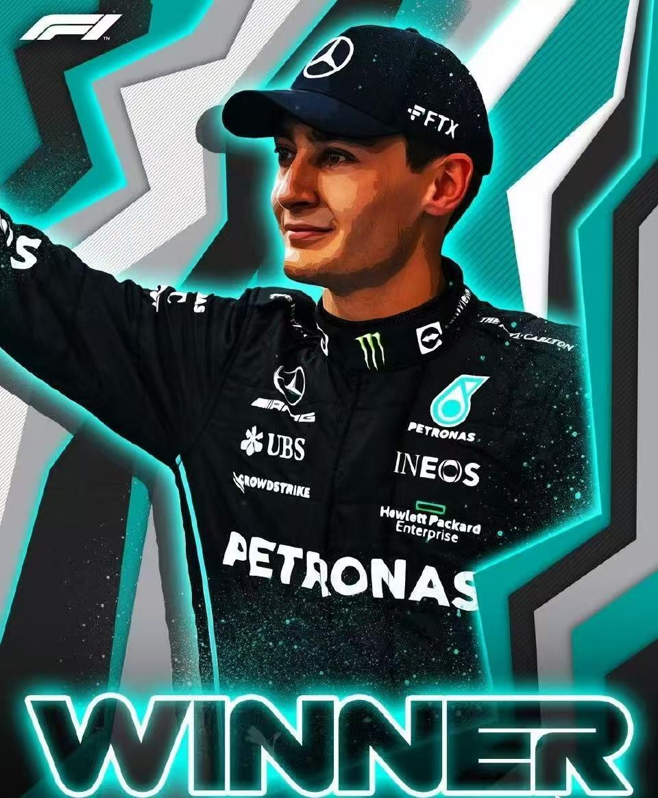 零元拍：银色墨迹配银箭！梅赛德斯奔驰马石油车队首席车手乔治-拉塞尔亲签1:43Mercedes-AMG F1 W13 E Performance巴西站职业生涯分站赛首冠冠军车模型！