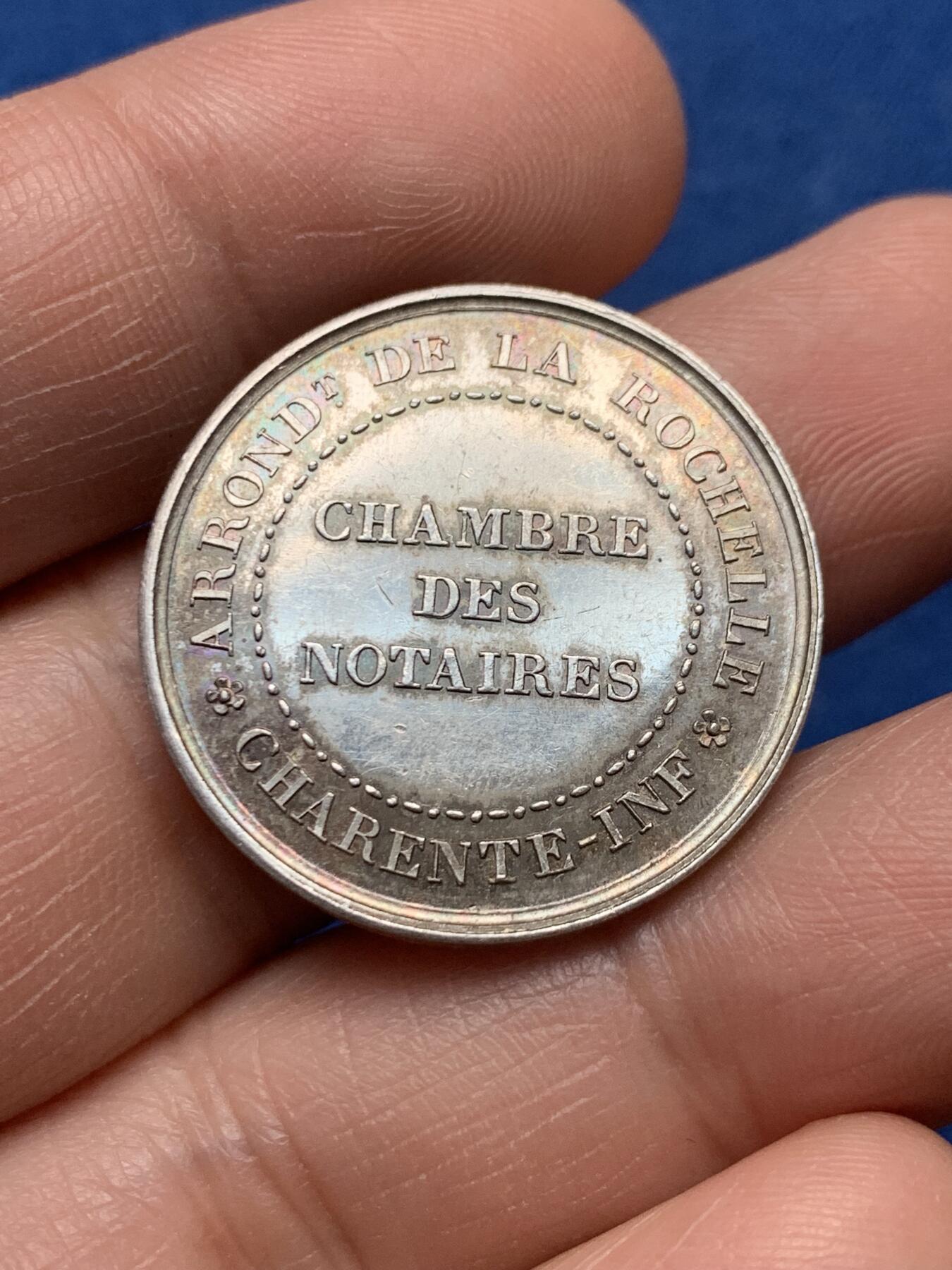 《竞宝斋》第474场 周日，周一 2场连拍 （全场包邮）欢迎送拍 法国1835年罗谢尔公证处纪念银章，蜜蜂ARGENT，8.65克，27.4mm