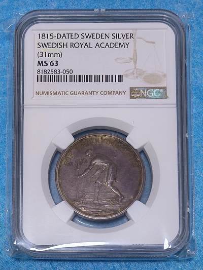 3月23日 🌏全球币章 - 珍品:1815年 瑞典《皇家科学院》颁发的银质纪念章 直径31毫米 NGC-63