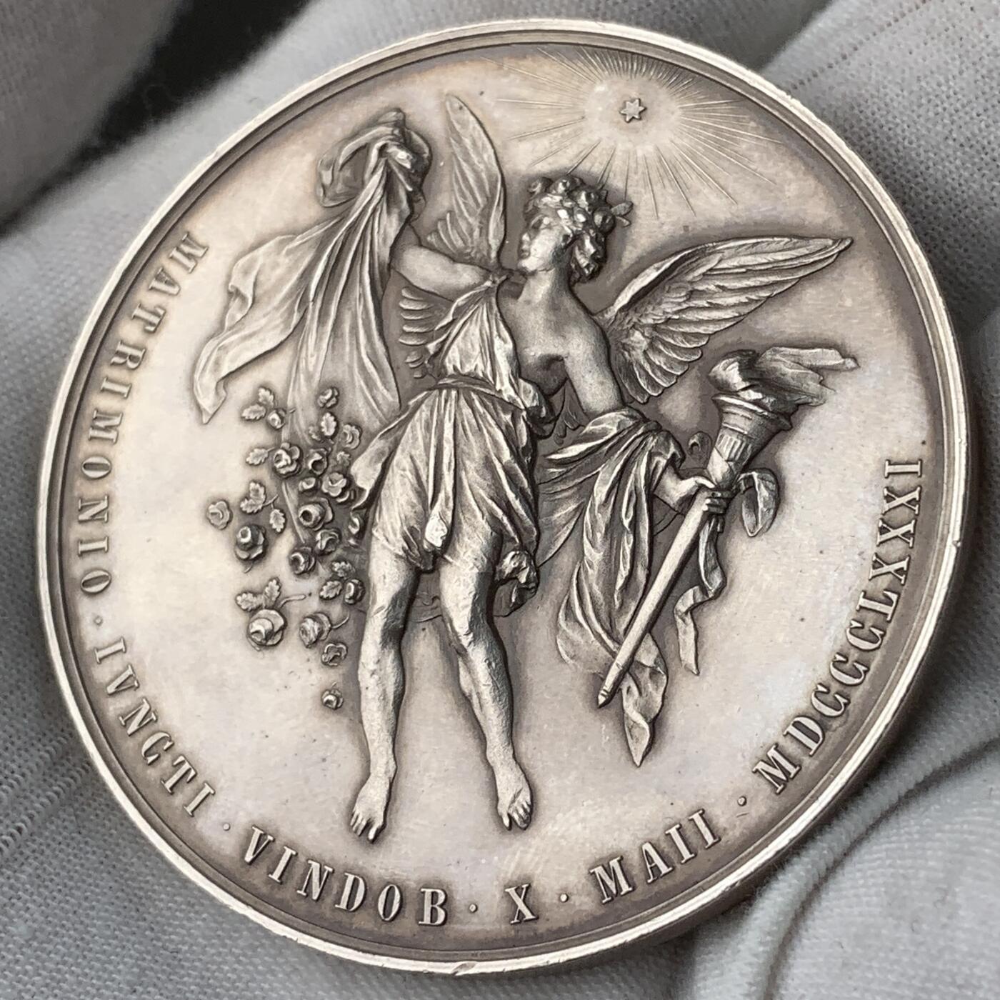 掌中浮雕-藏着的欧洲第056场 1881年奥地利鲁道夫王储结婚纪念银章，55mm，82g，大师 J. Tautenhayn作品