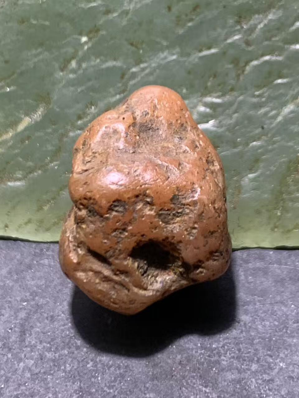 精美蒙头料原皮南红玛瑙原石一颗