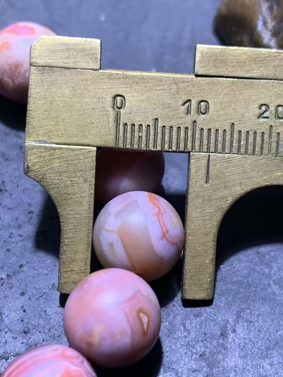 川料南红玛瑙包浆料手串一条，