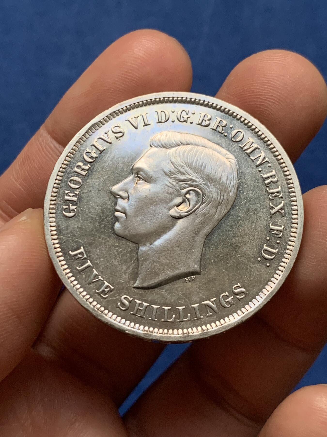 《竞宝斋》第474场 周日，周一 2场连拍 （全场包邮）欢迎送拍 1951年英国乔六镍马剑 最后一版流通的马剑 红盒 证盒齐全 底板光度优秀 好品