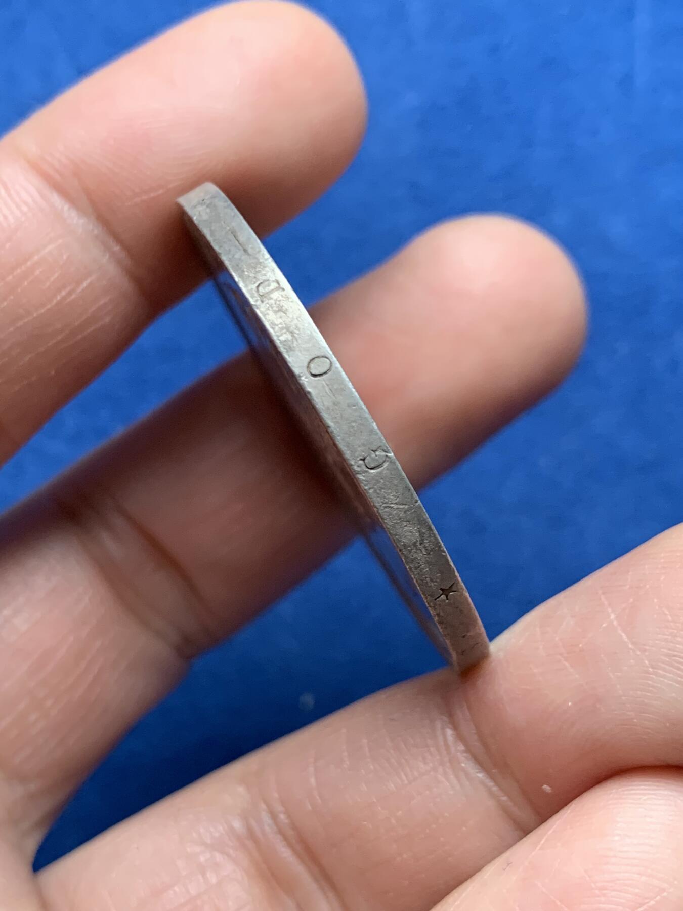 《竞宝斋》第474场 周日，周一 2场连拍 （全场包邮）欢迎送拍 荷兰1868年威廉三世国王头像2.5盾大银币