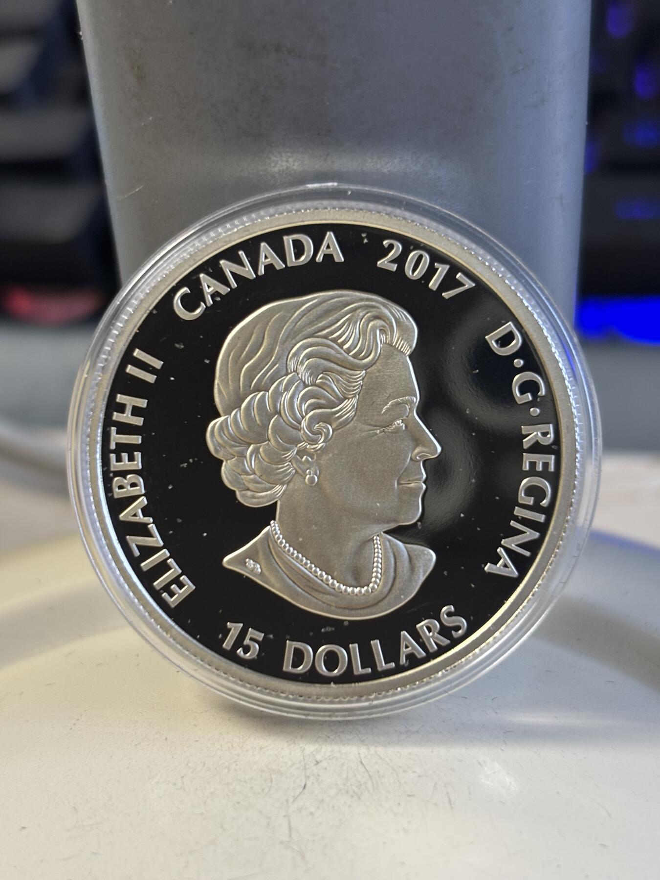 第195期拍卖 加拿大2017年户外运动系列夜光划雪精制纪念彩银币，9999银，23.17克，