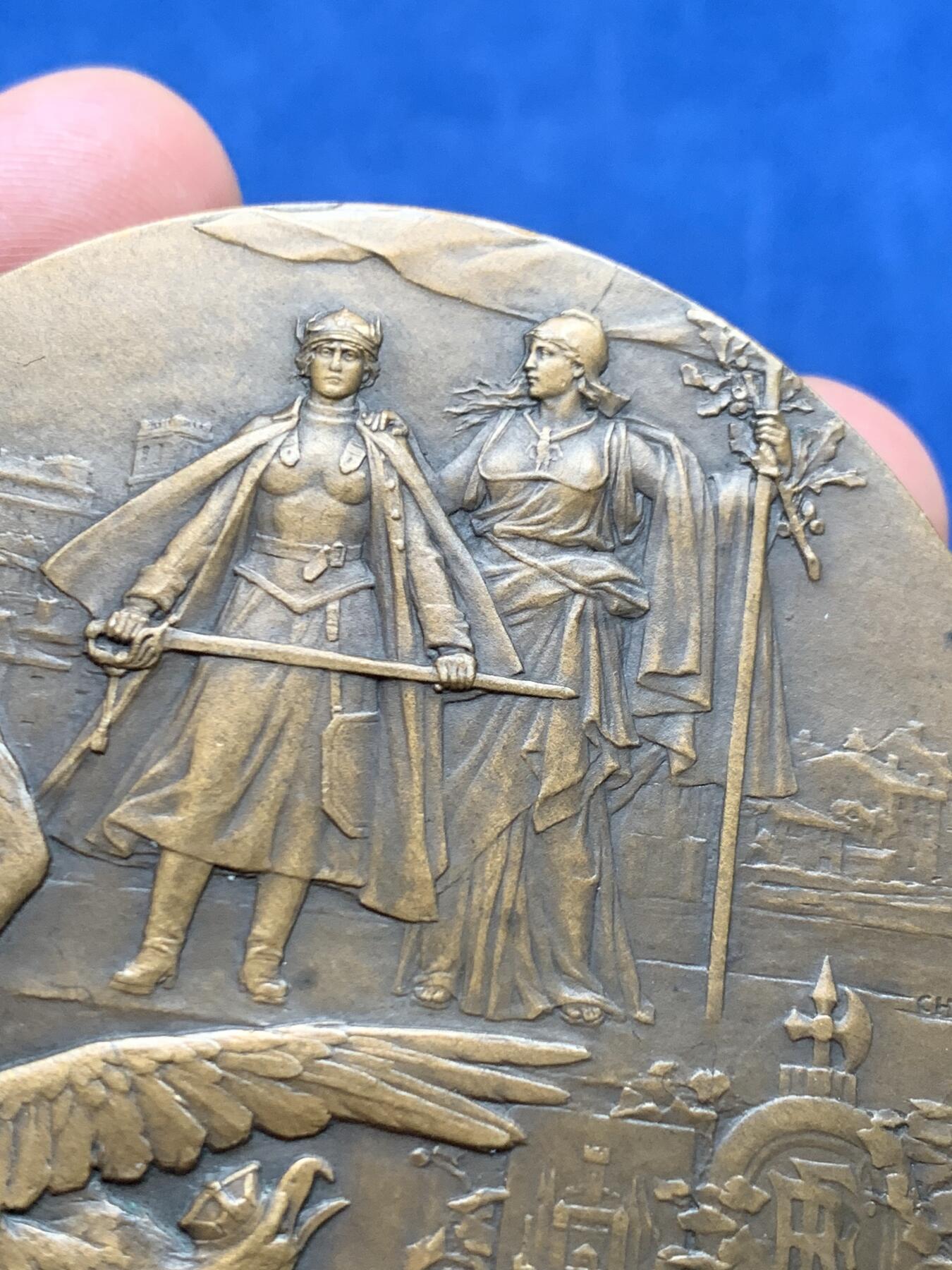 《竞宝斋》第474场 周日，周一 2场连拍 （全场包邮）欢迎送拍 1916年名家CH.Pillet作法国凡尔登战役纪念大铜章 138克 67.4mm 丰饶角铜标