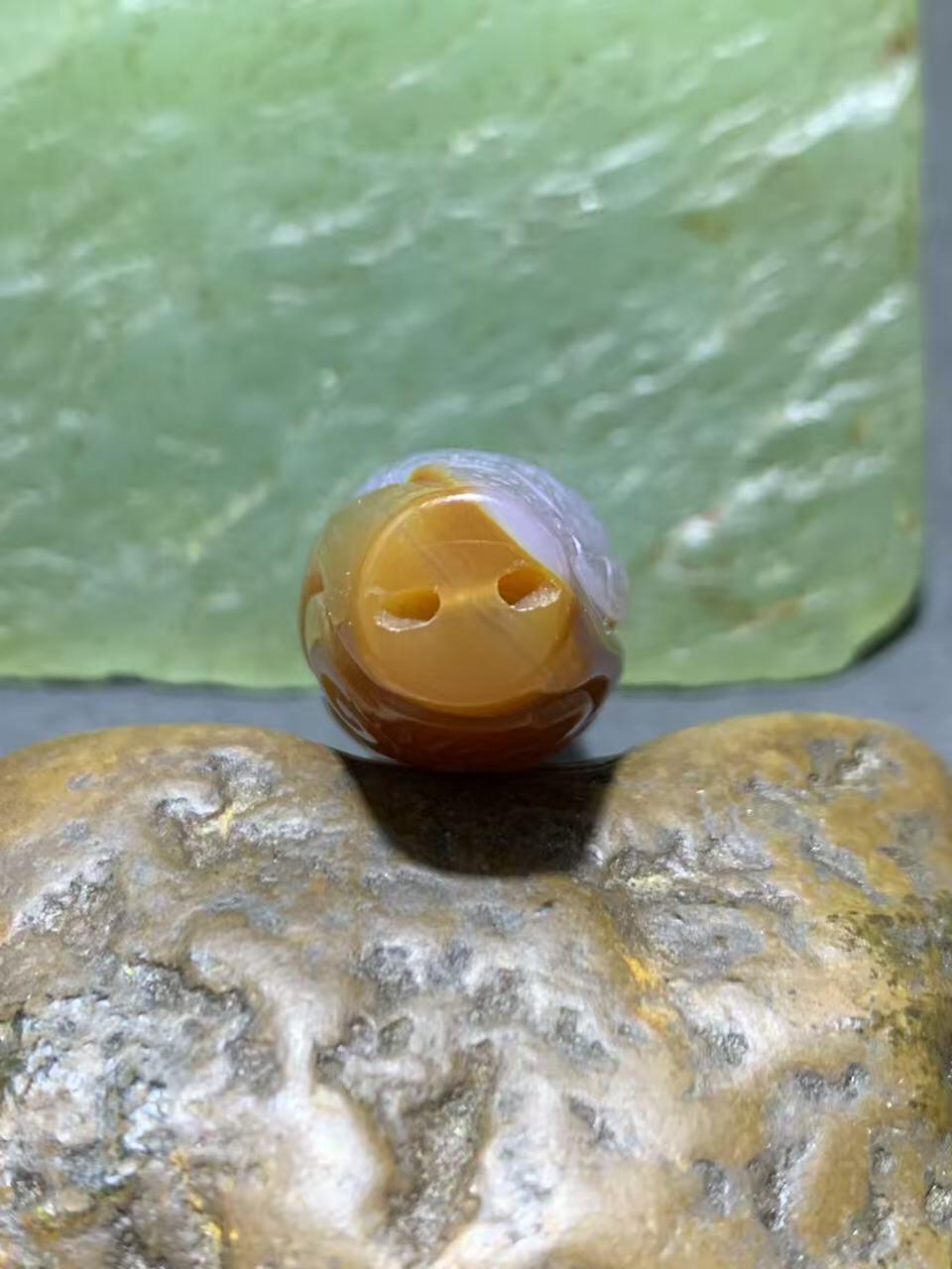 高玉化巴西玛瑙手工俏色巧雕灵蛇如意吊坠一个！