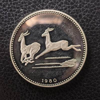 道一币馆币章第一百七十二场 - 赤道几内亚1980年莫斯科奥运会2000埃库埃莱精制银币   31.1g 925S