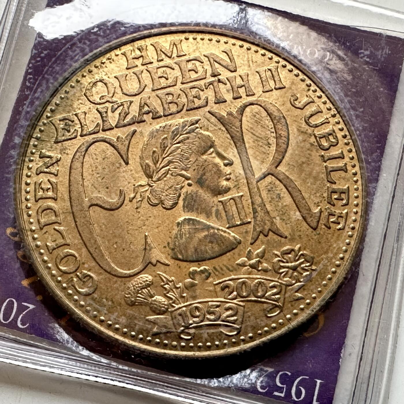 🌹外币初藏🌹🐯2026年第34场   每周二四六晚8️⃣点 接代拍 英国 2002年 伊丽莎白二世 登基50周年 纪念章 黄铜 33毫米 伦敦造币厂