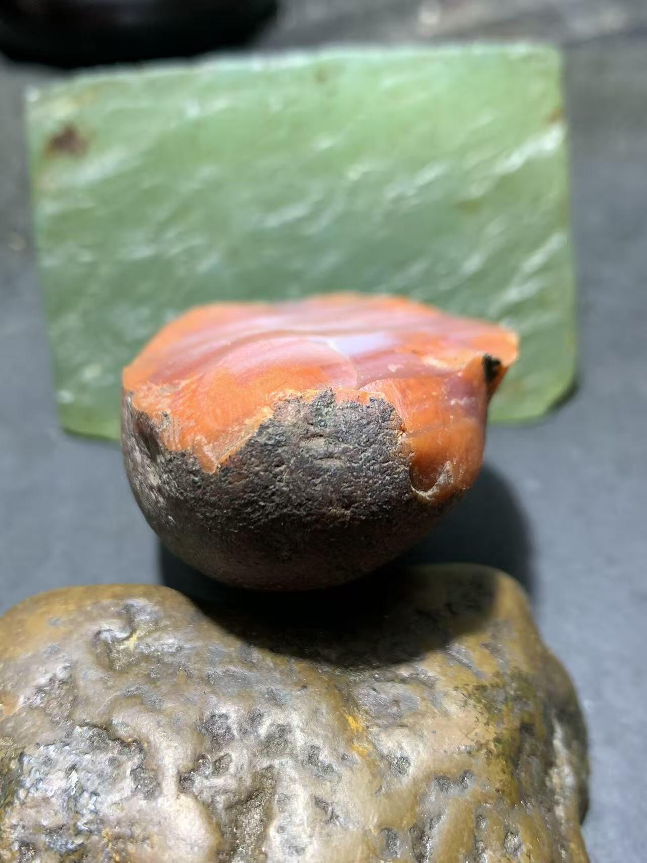 精美铁红皮大开窗料南红玛瑙原石一颗