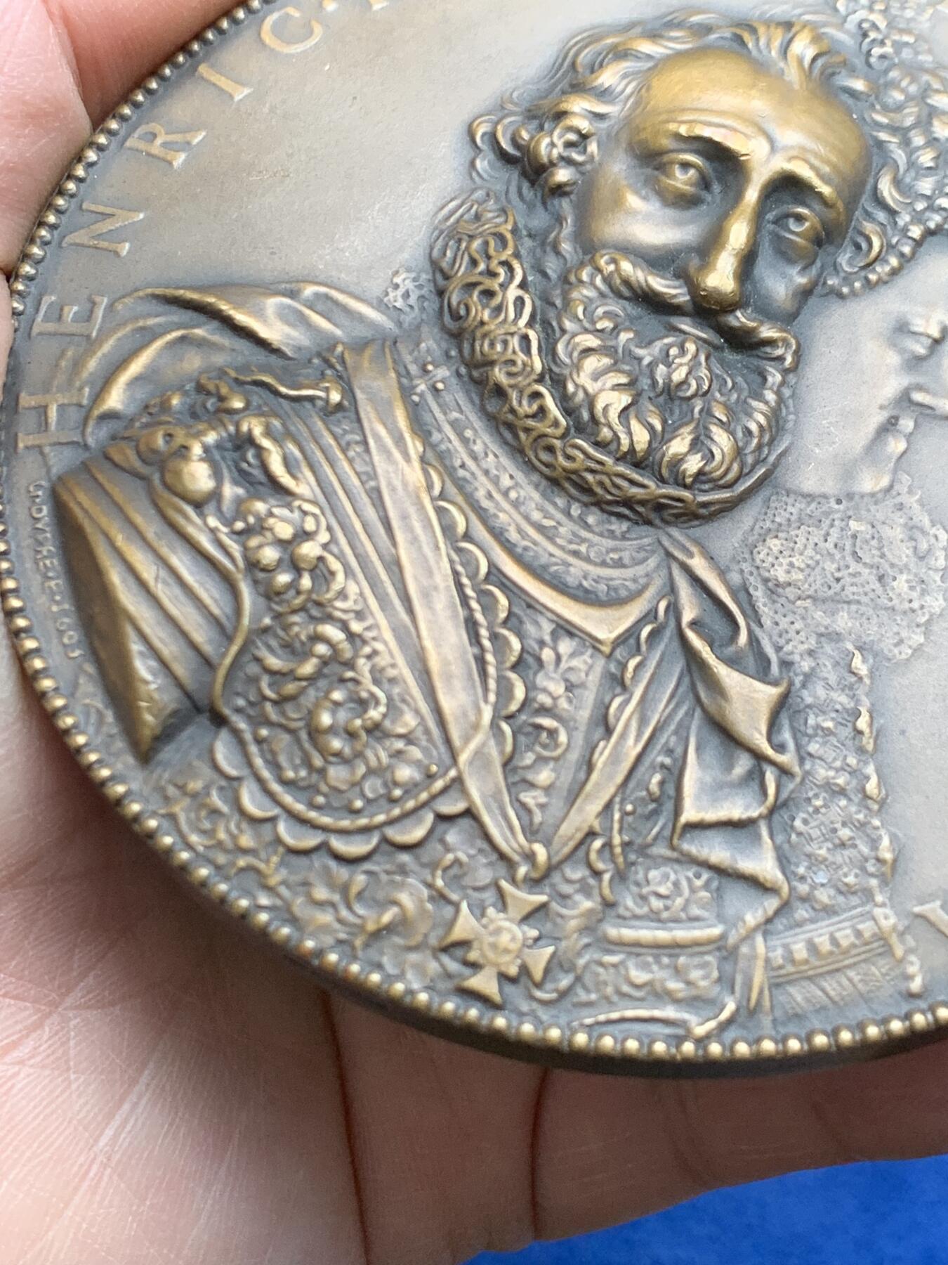 《竞宝斋》第474场 周日，周一 2场连拍 （全场包邮）欢迎送拍 亨利四世王太子二周年诞辰纪念超大铜章 复刻版 453.6克 100mm 丰饶角铜标