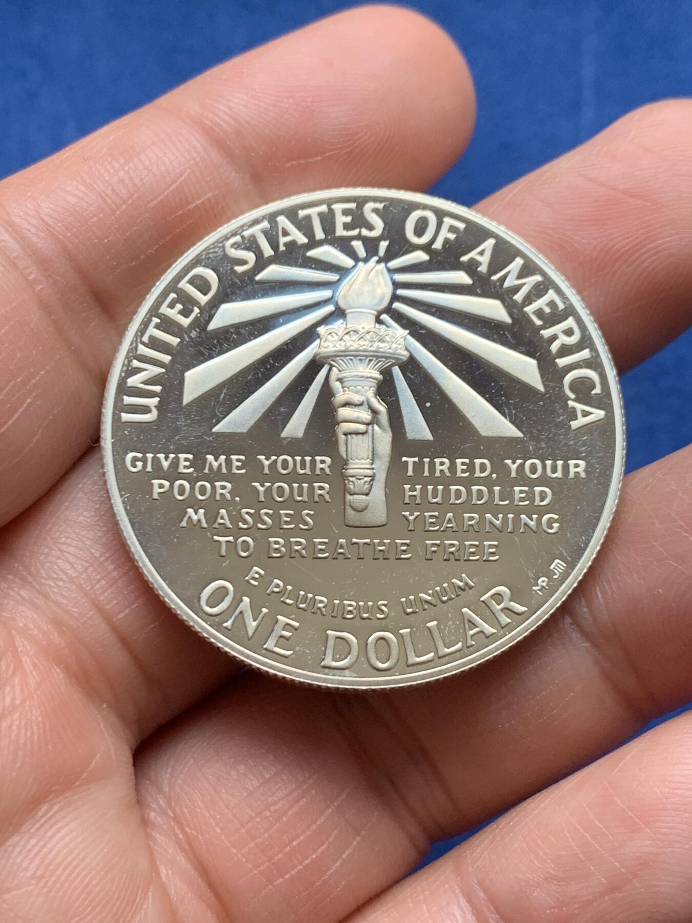 《竞宝斋》第474场 周日，周一 2场连拍 （全场包邮）欢迎送拍 美国 1986年 自由女神像 1美元精制银币，26.7克，900银