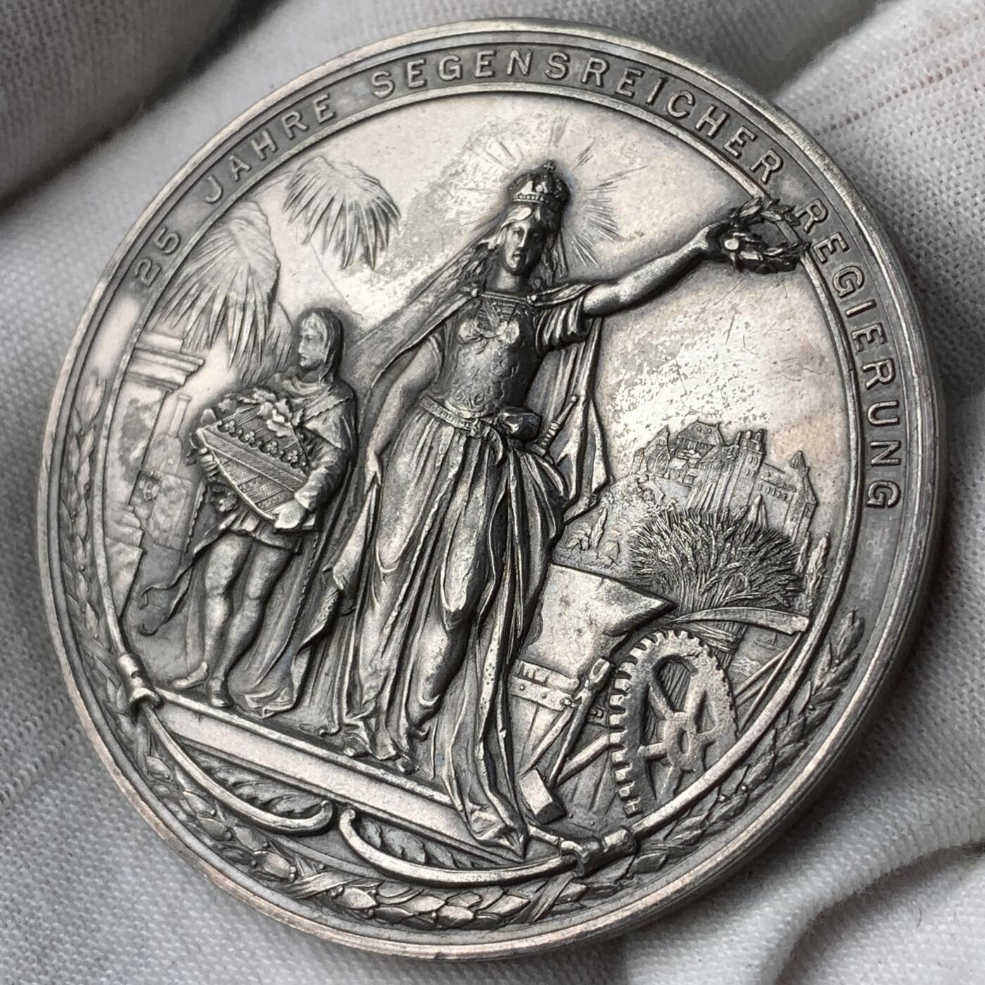 掌中浮雕-藏着的欧洲第056场 1898年萨克森国王阿尔贝特一世登基25周年纪念银章，50.4mm, 48.2g
