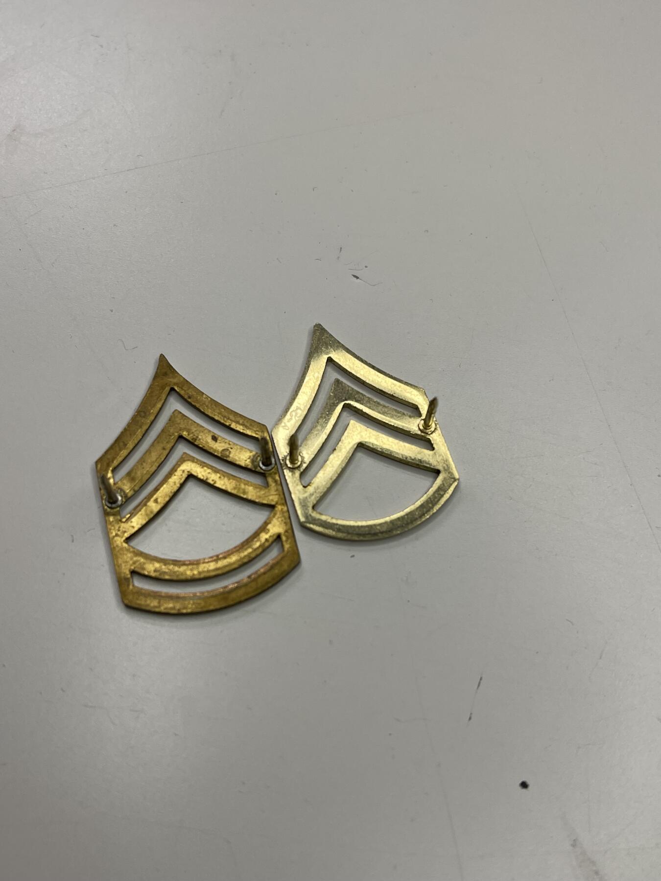 新时代收藏快速小拍 拍卖本周一线所得新货 欢迎关注 美军领章一对 做打火机贴章合适