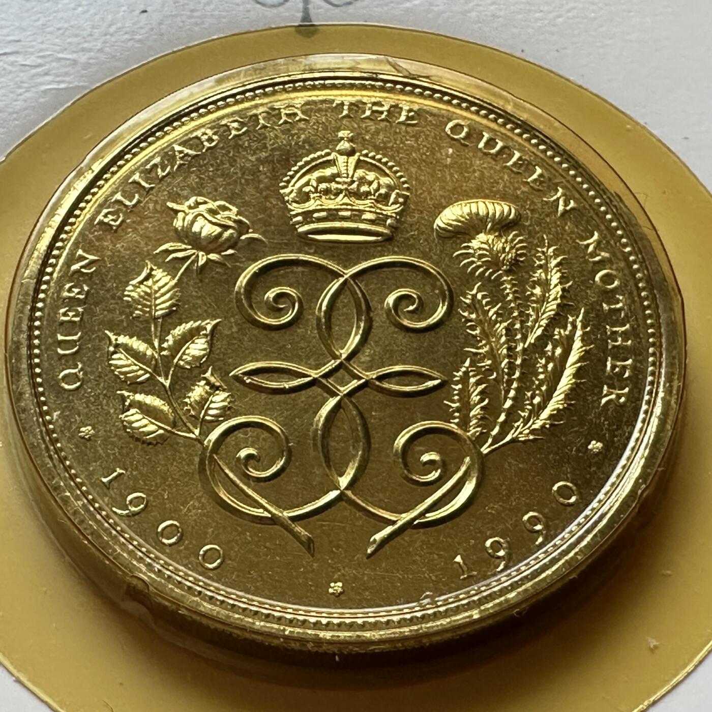 🌹外币初藏🌹🐯2026年第34场   每周二四六晚8️⃣点 接代拍 英国 1990年王太后90诞辰 5英镑克朗纪念币  原装卡 