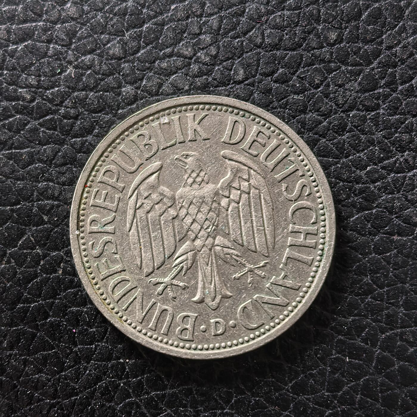 道一币馆币章第一百七十一场 奥地利1981年20先令铜币+德国1951年鹰徽2马克