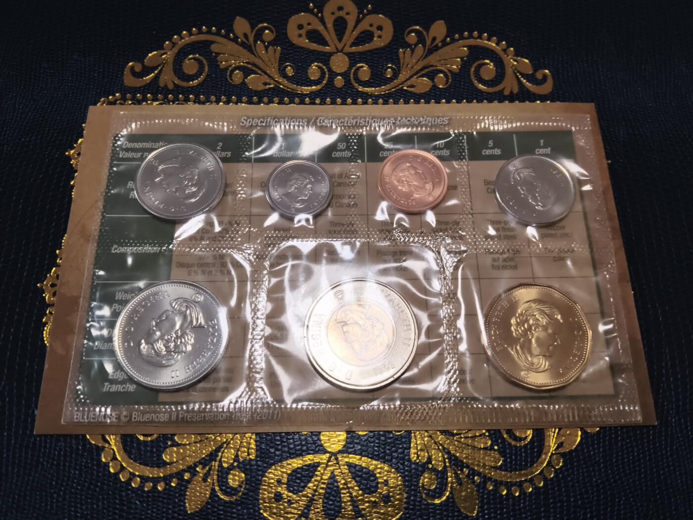 长老汇马年精选第十二场拍卖 2011加拿大7枚套，原盒证，仅1元+2元克书就52美金了